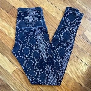 Lululemon Wunder Under Black Snakeprint high rise leggings